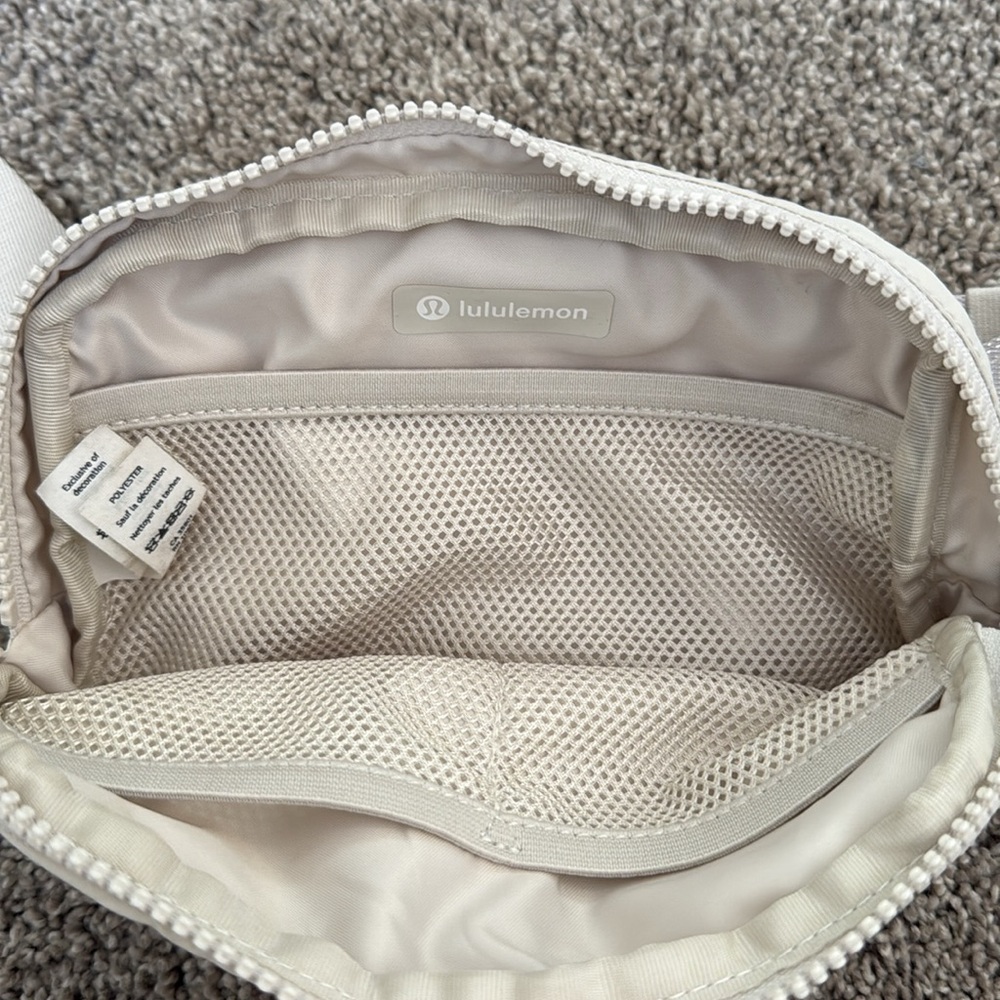 lululemon belt bag - Picture 4 of 6